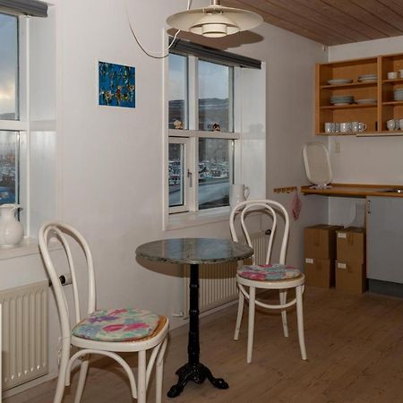Guesthouse At The Boat Harbour Tórshavn Екстериор снимка