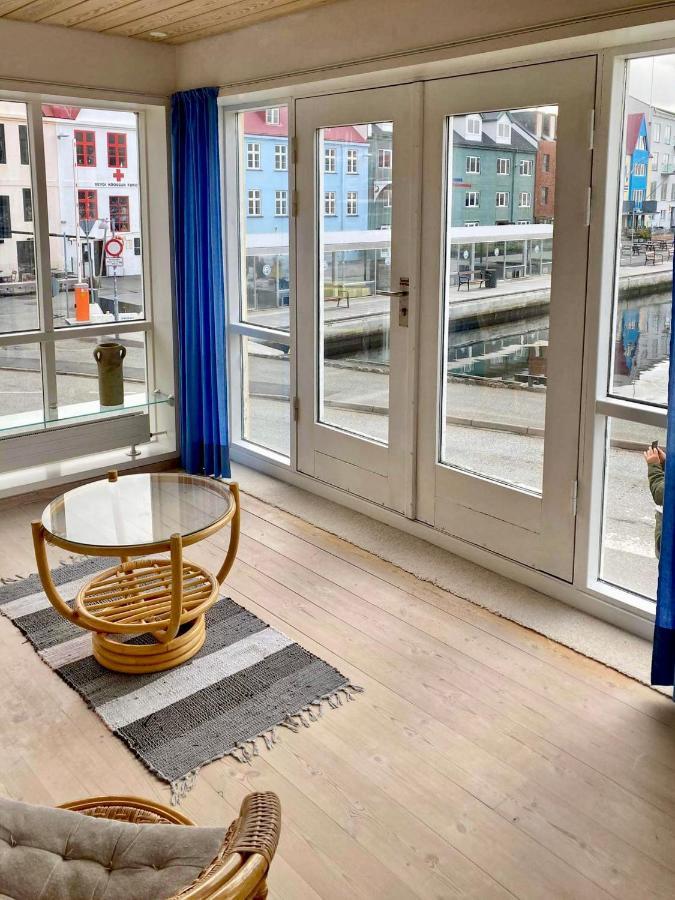 Guesthouse At The Boat Harbour Tórshavn Екстериор снимка