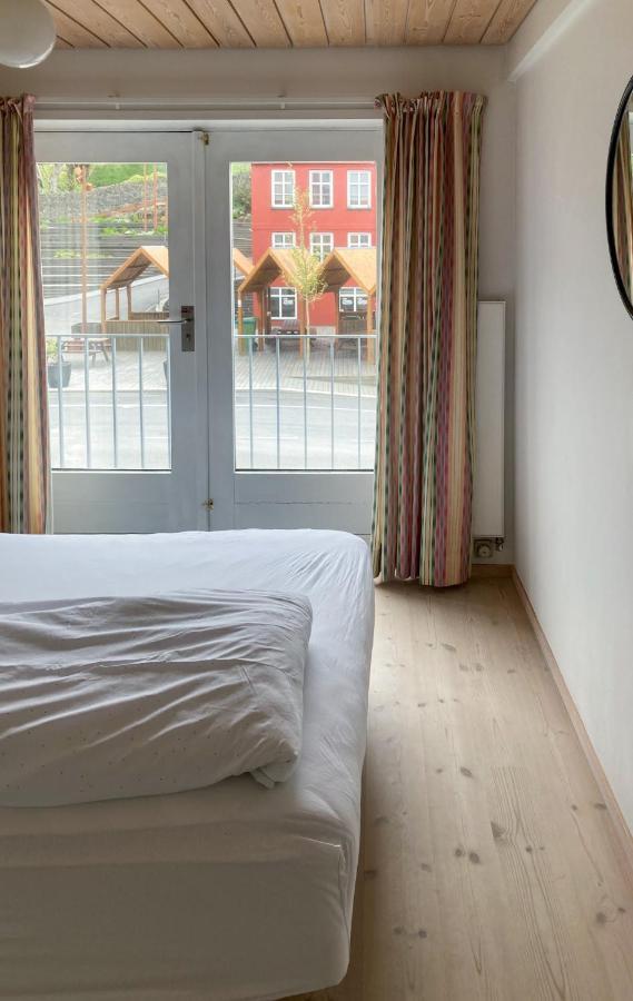 Guesthouse At The Boat Harbour Tórshavn Екстериор снимка
