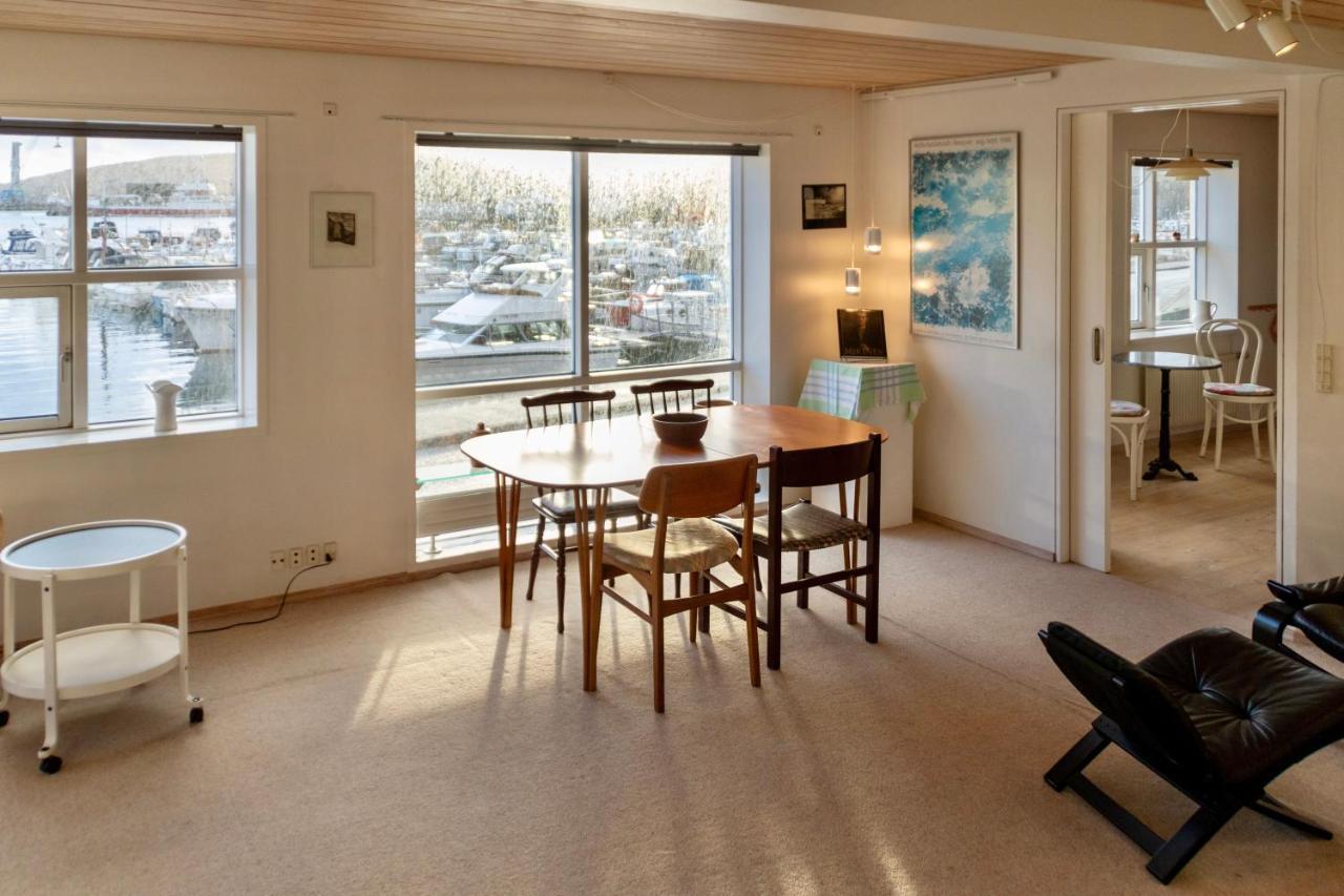 Guesthouse At The Boat Harbour Tórshavn Екстериор снимка