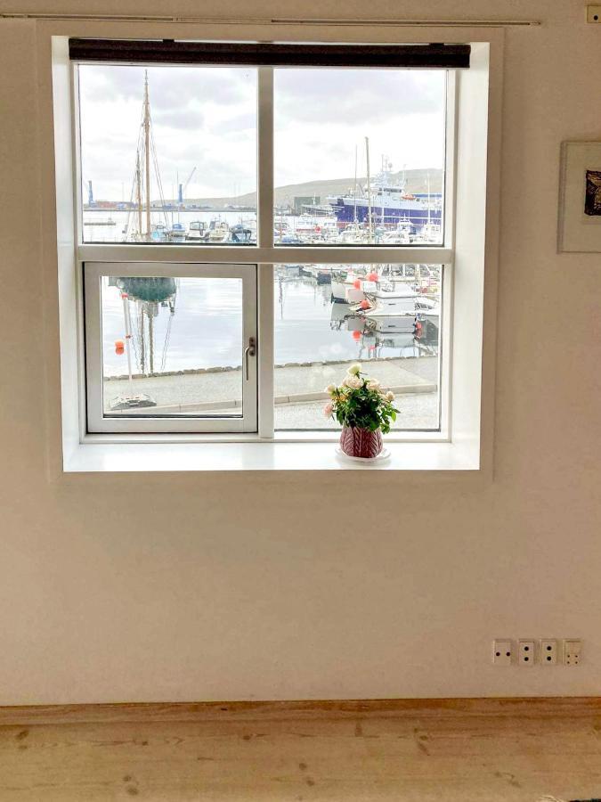 Guesthouse At The Boat Harbour Tórshavn Екстериор снимка