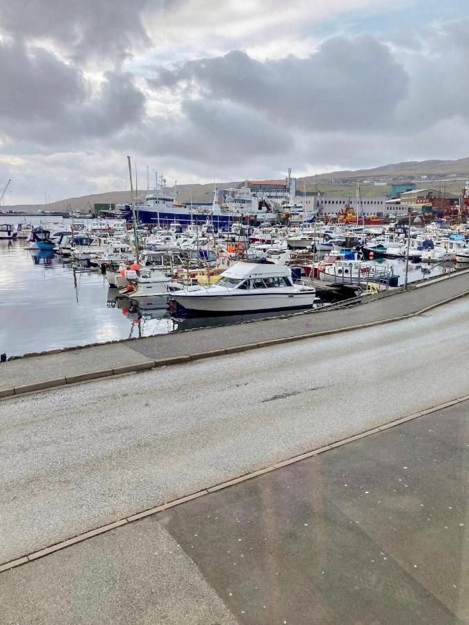 Guesthouse At The Boat Harbour Tórshavn Екстериор снимка