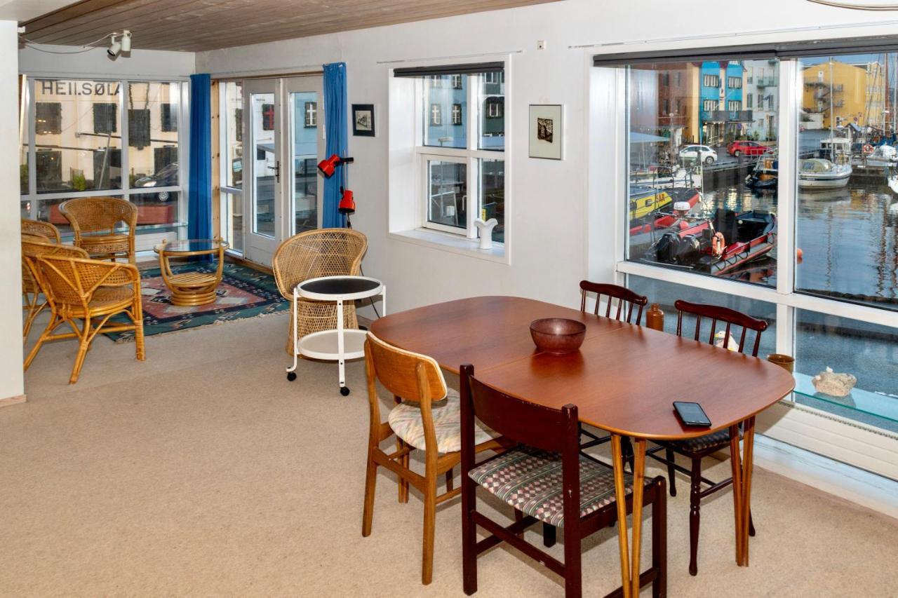 Guesthouse At The Boat Harbour Tórshavn Екстериор снимка